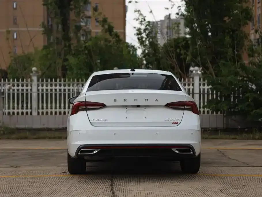 Skoda Octavia — фото 8
