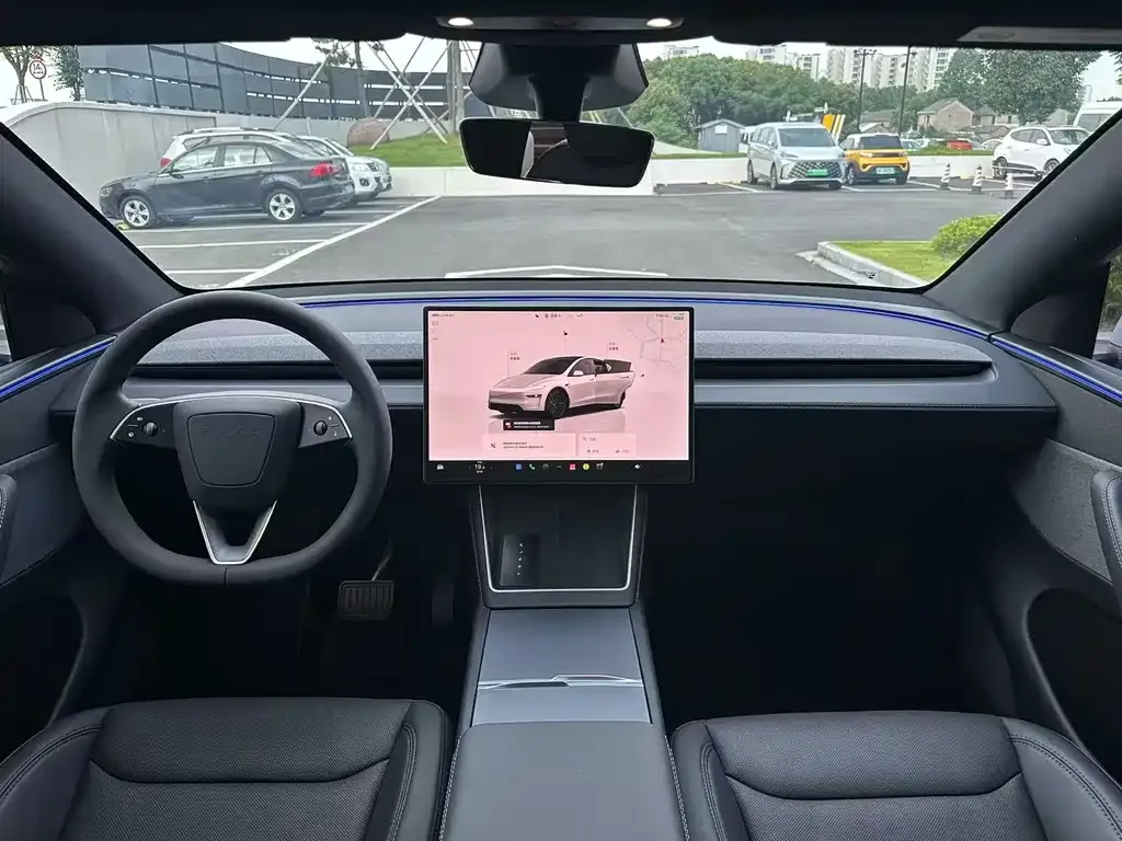 Tesla Model Y — фото 9