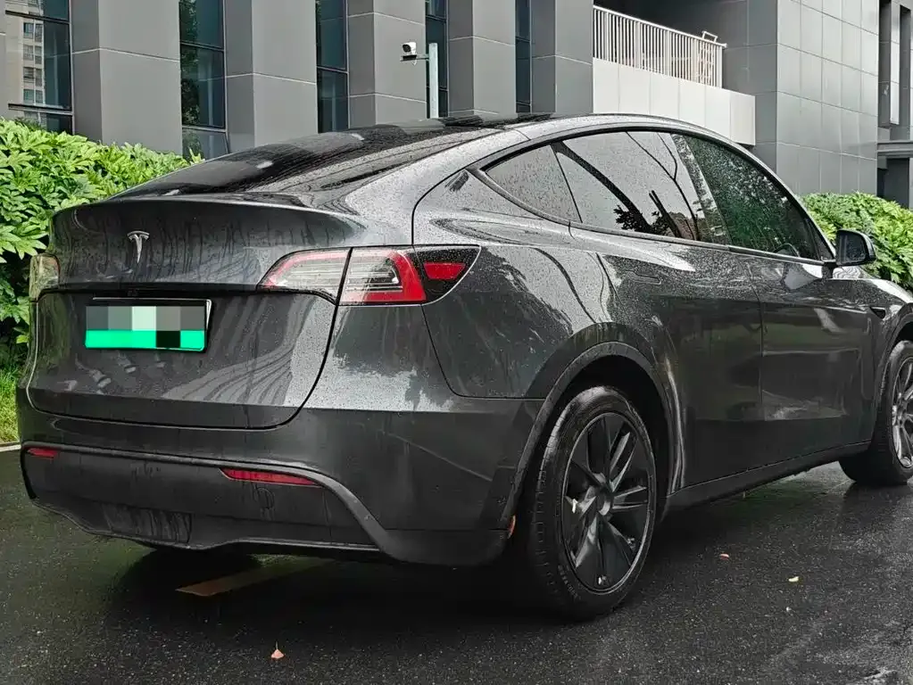 Tesla Model Y — фото 7
