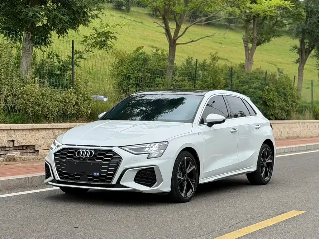 Audi A3 — фото 1