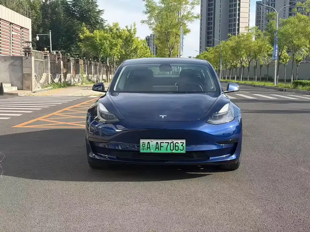 Tesla Model 3 — фото 9
