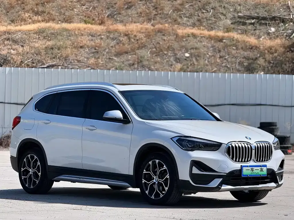 BMW X1 — фото 8