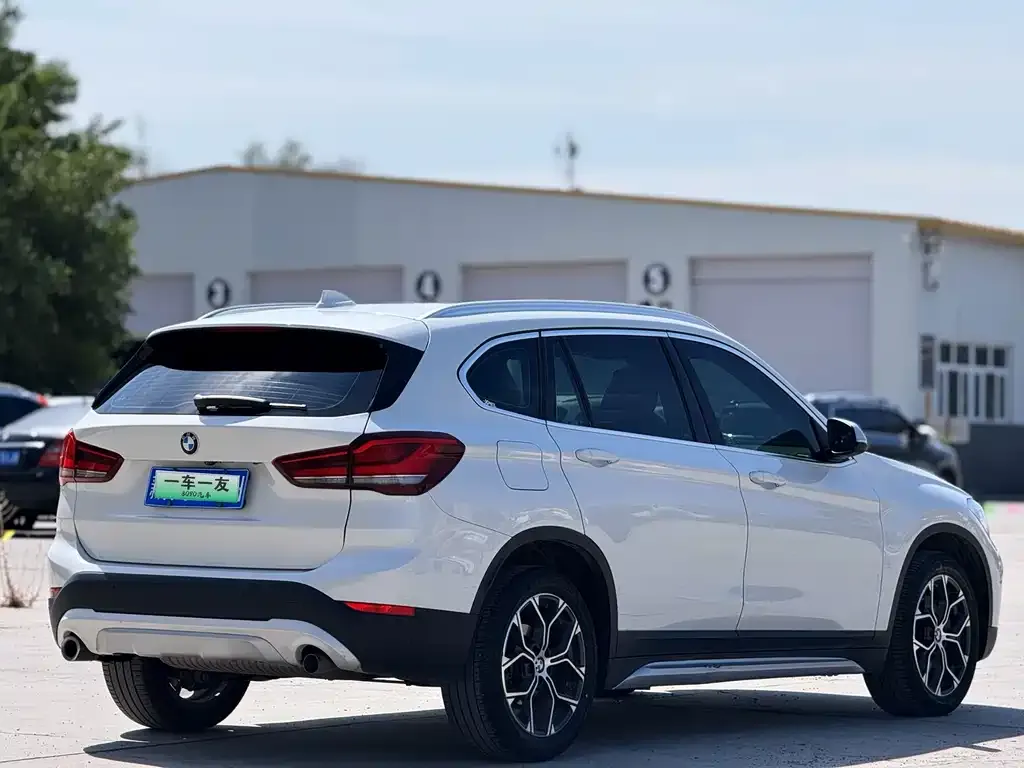 BMW X1 — фото 10