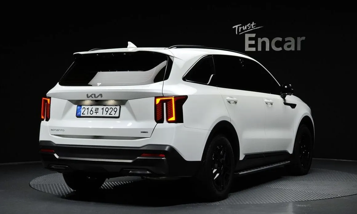 Kia Sorento — фото 8