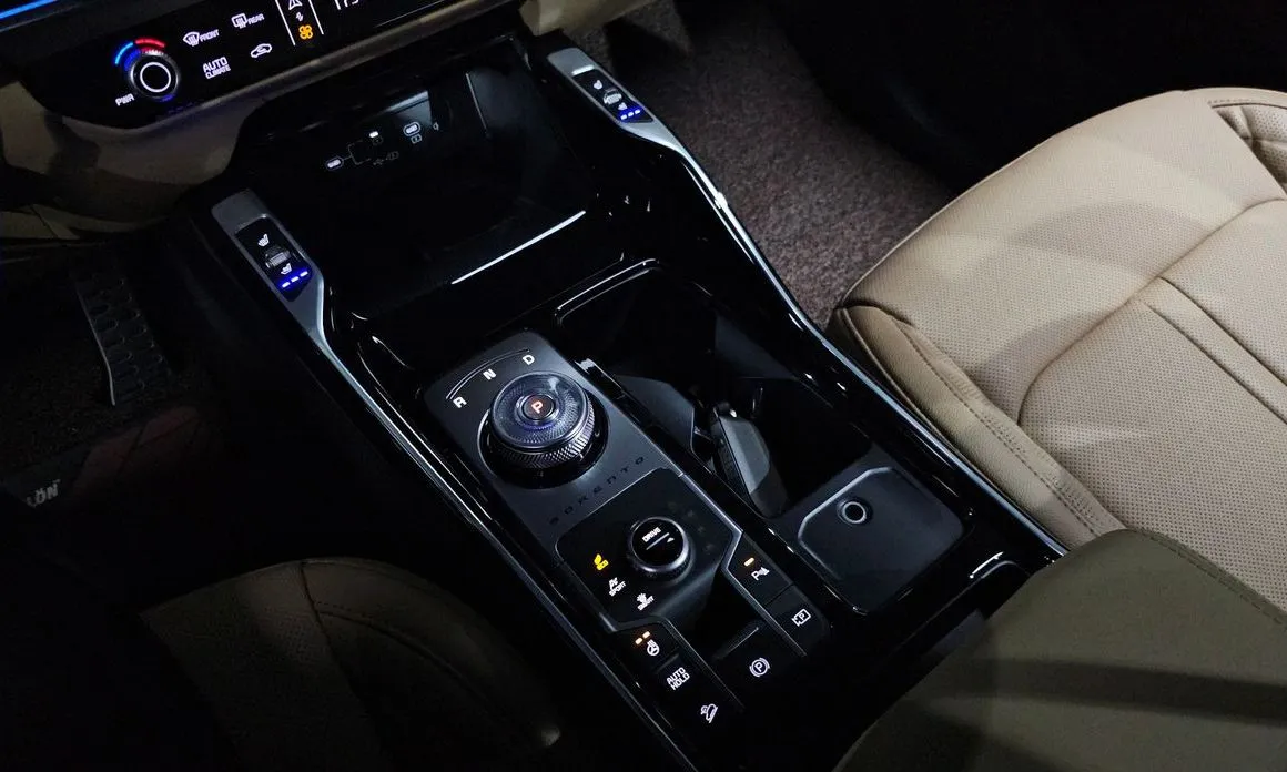 Kia Sorento — фото 9