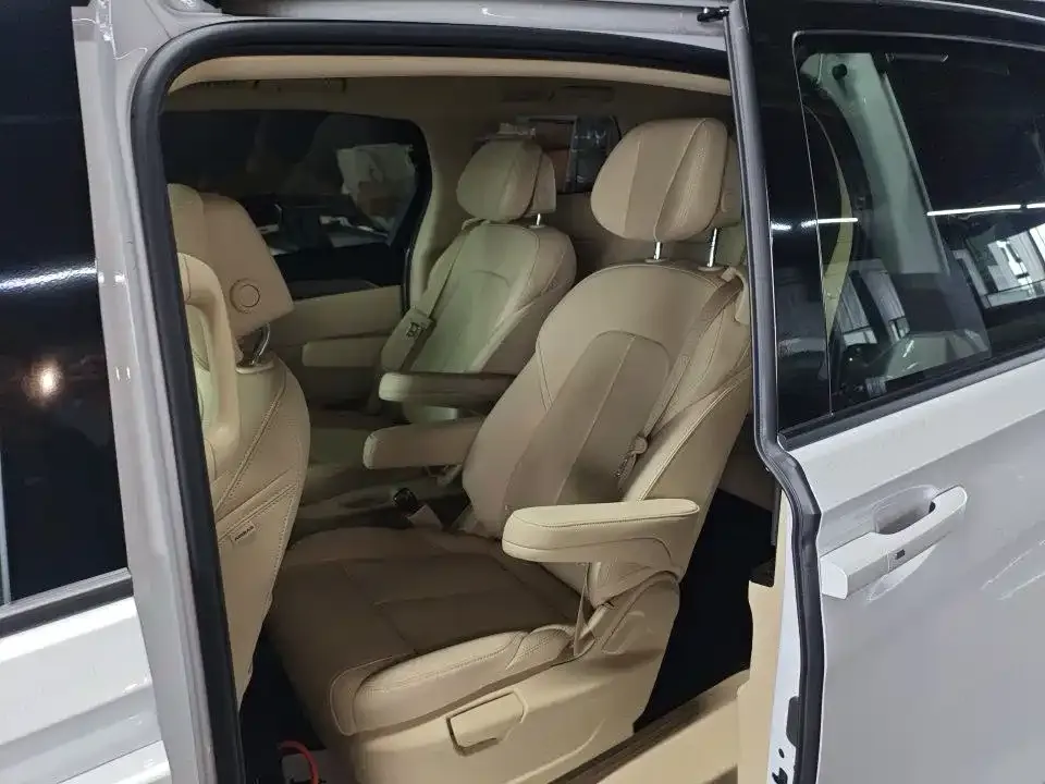 Buick GL8 Hybrid — фото 4