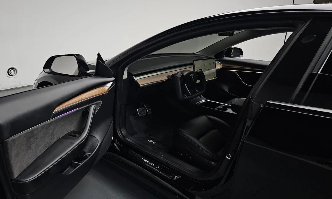 Tesla Model 3 — фото 8