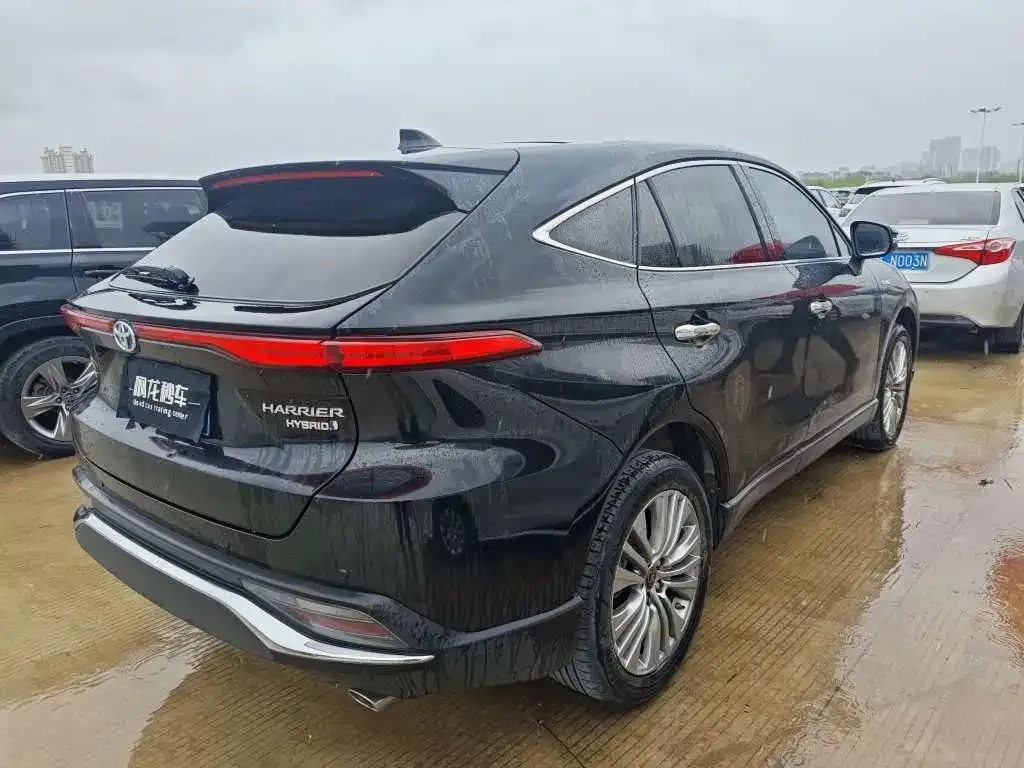 Toyota Harrier — фото 3