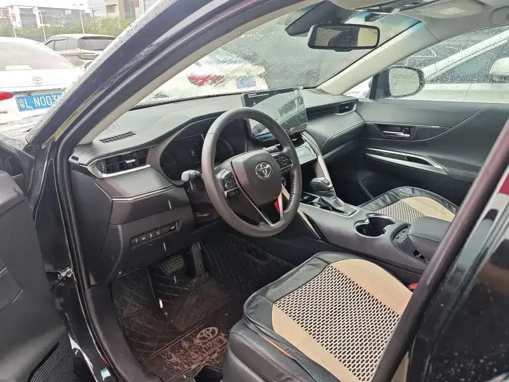 Toyota Harrier — фото 7