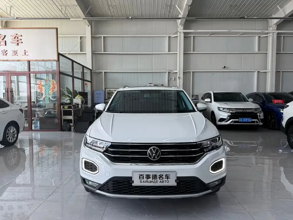 Volkswagen T-Roc — фото 6