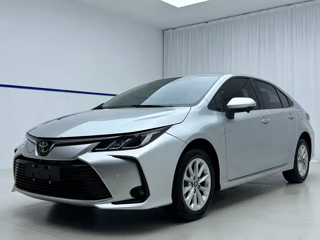 Toyota Corolla — фото 1
