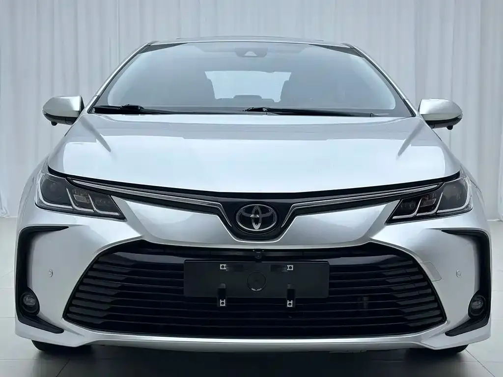 Toyota Corolla — фото 5