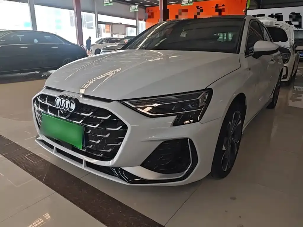Audi A3 — фото 1