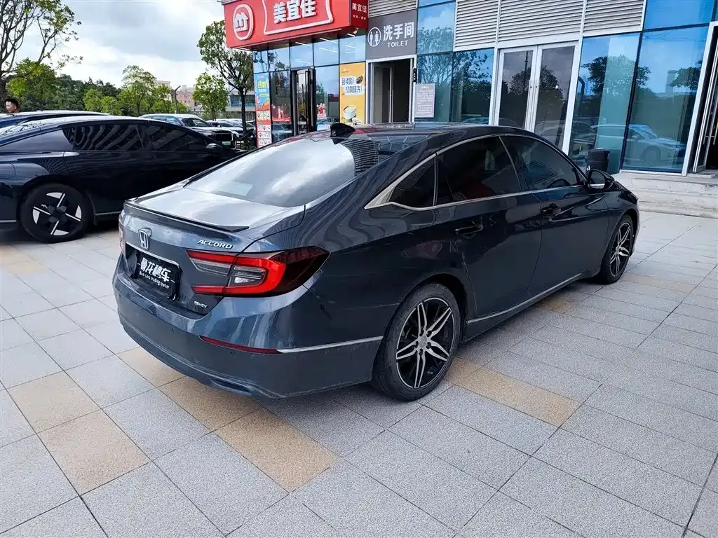 Honda Accord — фото 8
