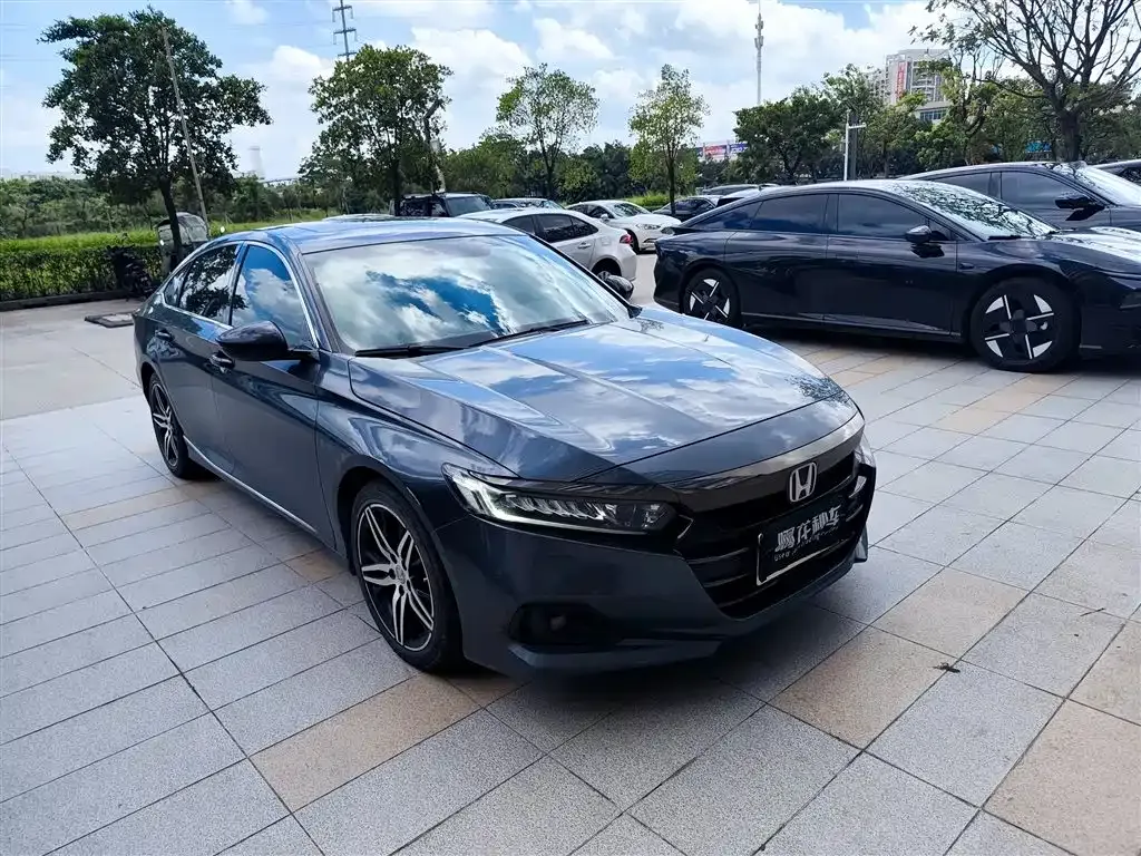 Honda Accord — фото 10