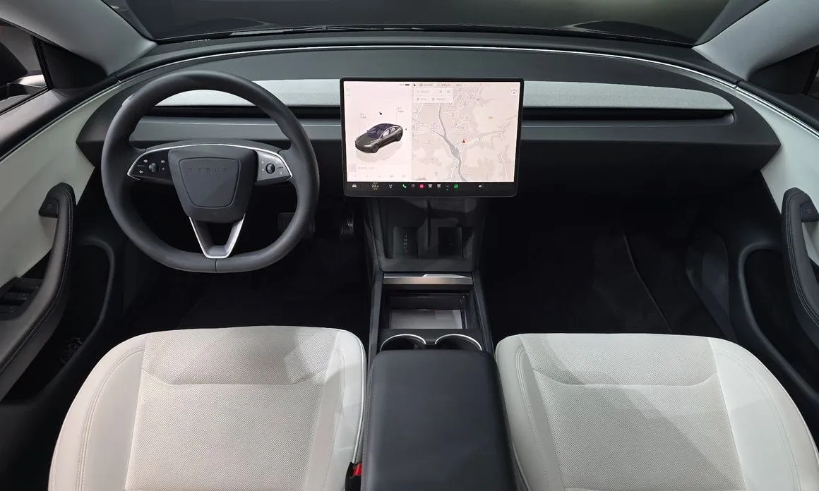 Tesla Model 3 2024 из KR, фото 8
