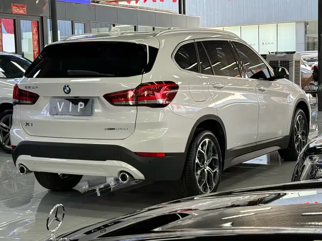 BMW X1 — фото 9