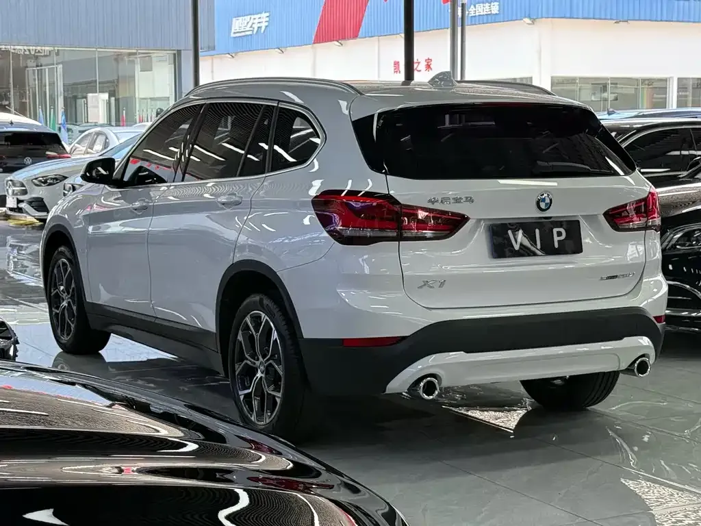 BMW X1 — фото 7