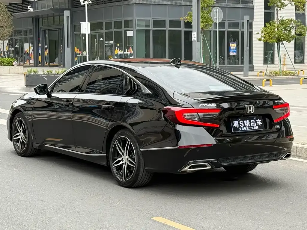 Honda Accord — фото 6