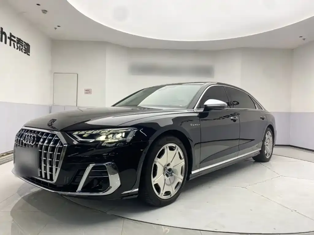 Audi A8 — фото 1