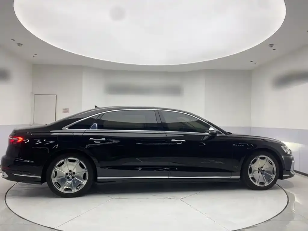 Audi A8 — фото 7