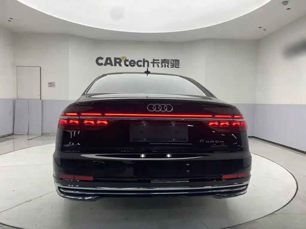 Audi A8 — фото 2