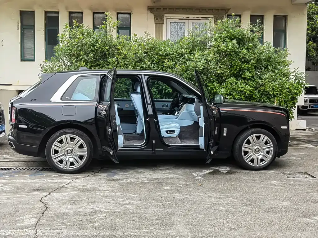 Rolls-Royce Cullinan 2021 из CN, фото 5