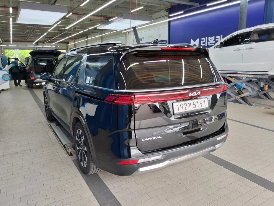 Kia Carnival — фото 10