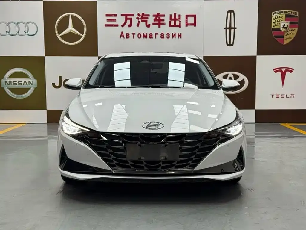 Hyundai Elantra — фото 9