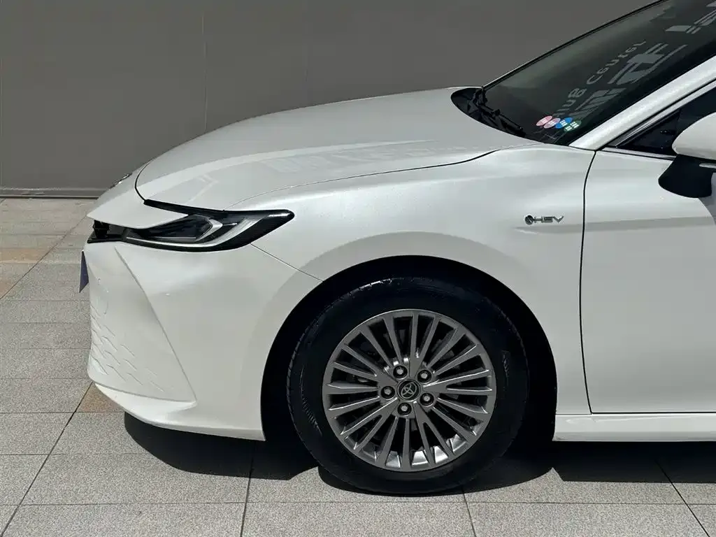 Toyota Camry — фото 7