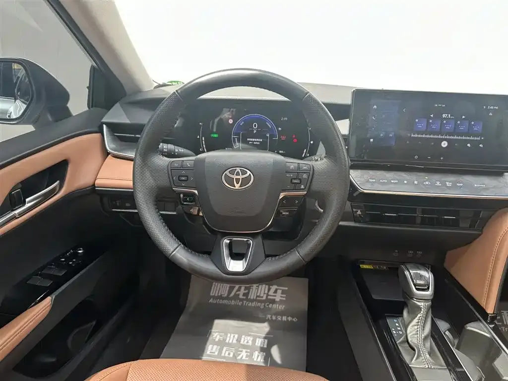 Toyota Camry — фото 5