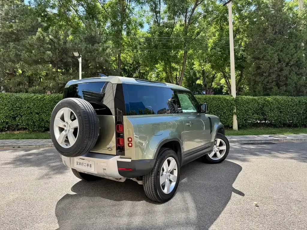 Land Rover Defender — фото 10