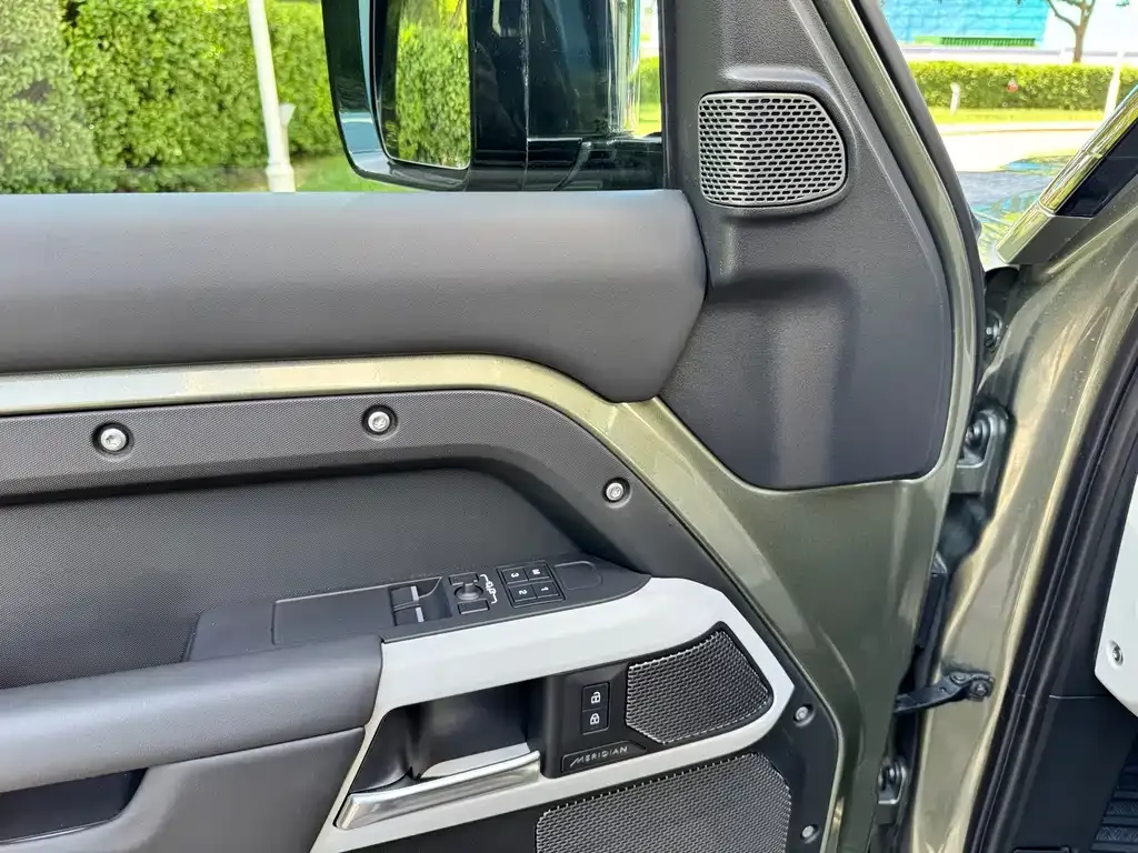 Land Rover Defender — фото 3