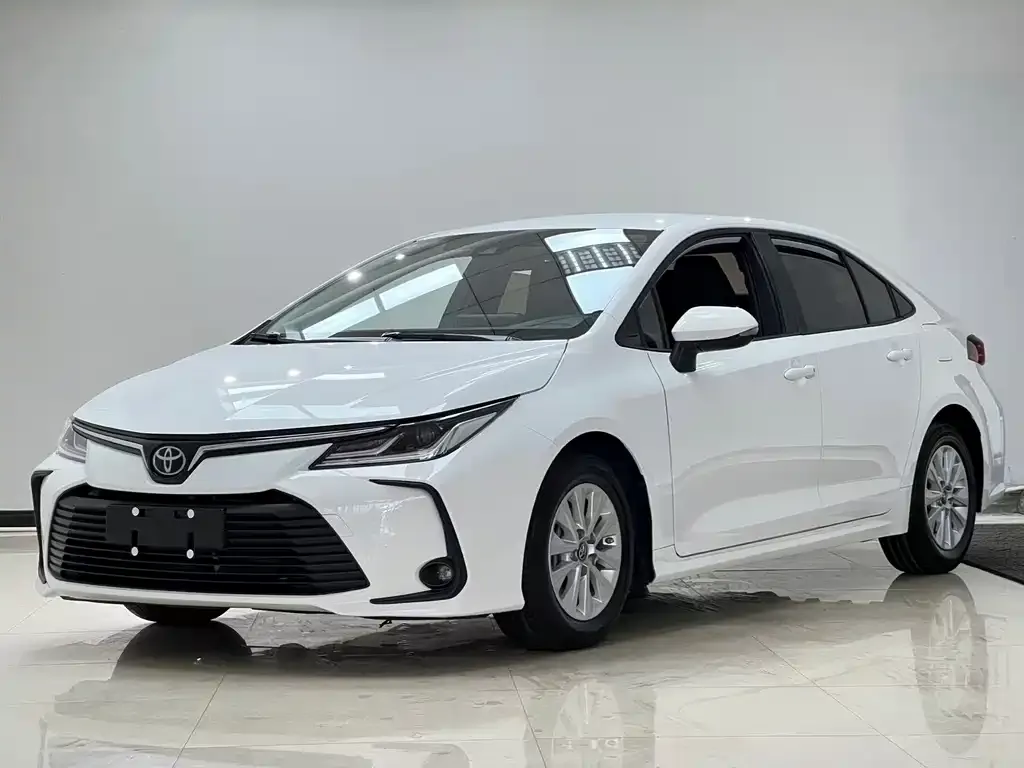 Toyota Corolla — фото 1