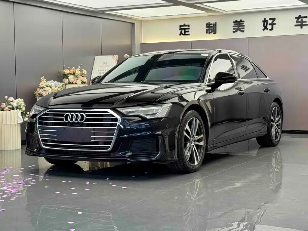Audi A6L — фото 1