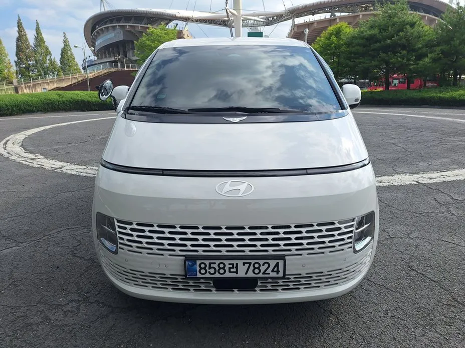 Hyundai Staria — фото 1
