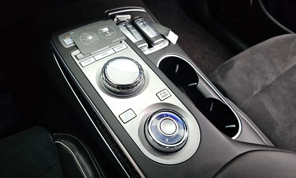 Genesis GV70 — фото 10