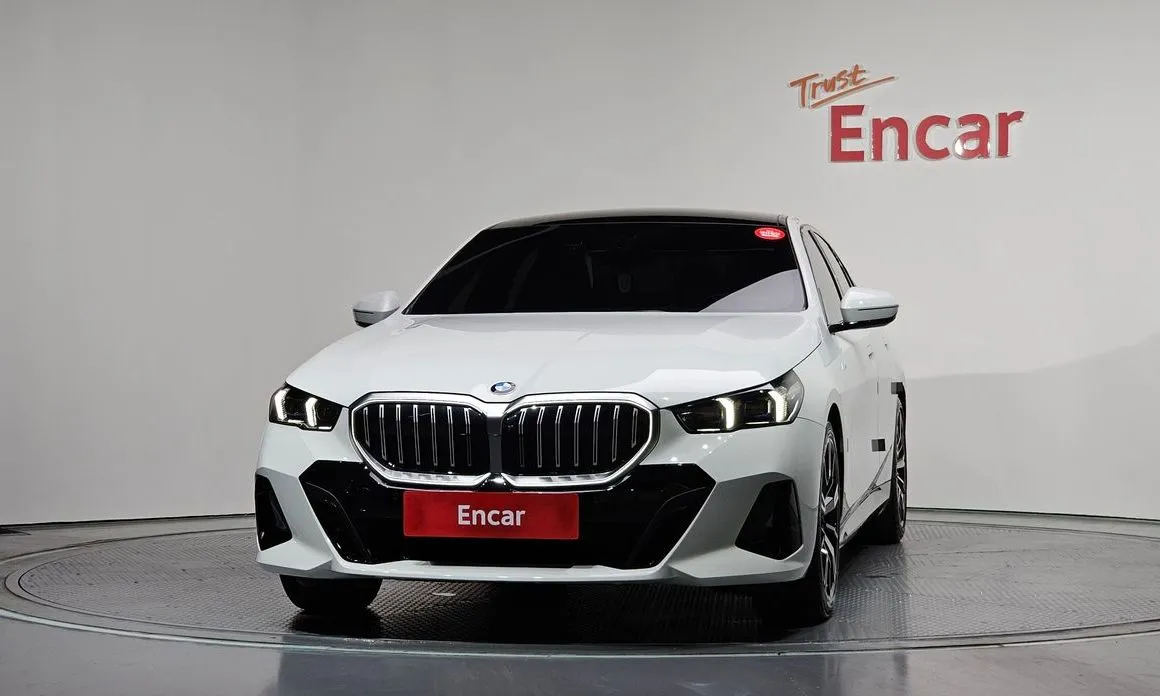 BMW 5-Series 2024 из KR, фото 3