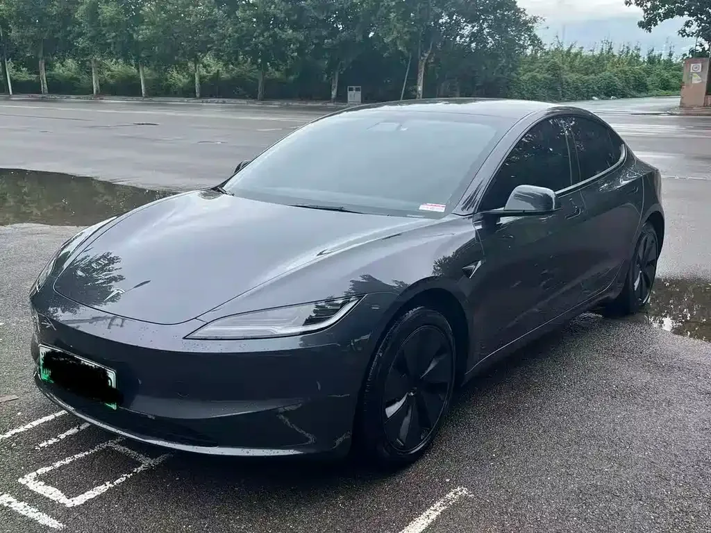Tesla Model 3 — фото 1