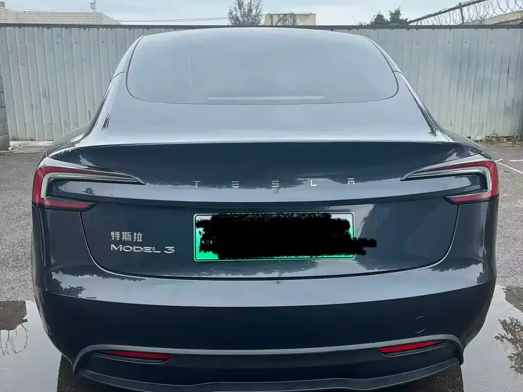 Tesla Model 3 — фото 8