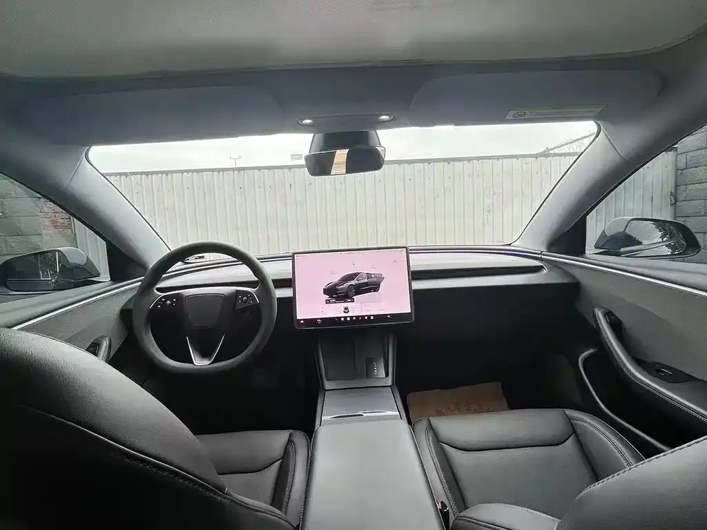 Tesla Model 3 — фото 9