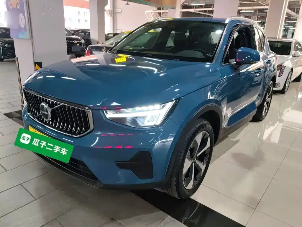 Volvo XC40 — фото 1