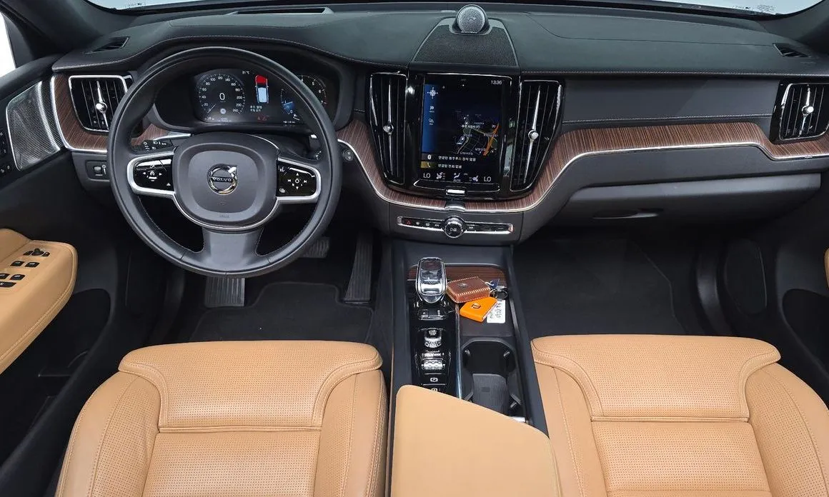 Volvo XC60 2021 из KR, фото 9