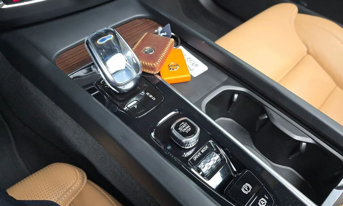 Volvo XC60 2021 из KR, фото 8