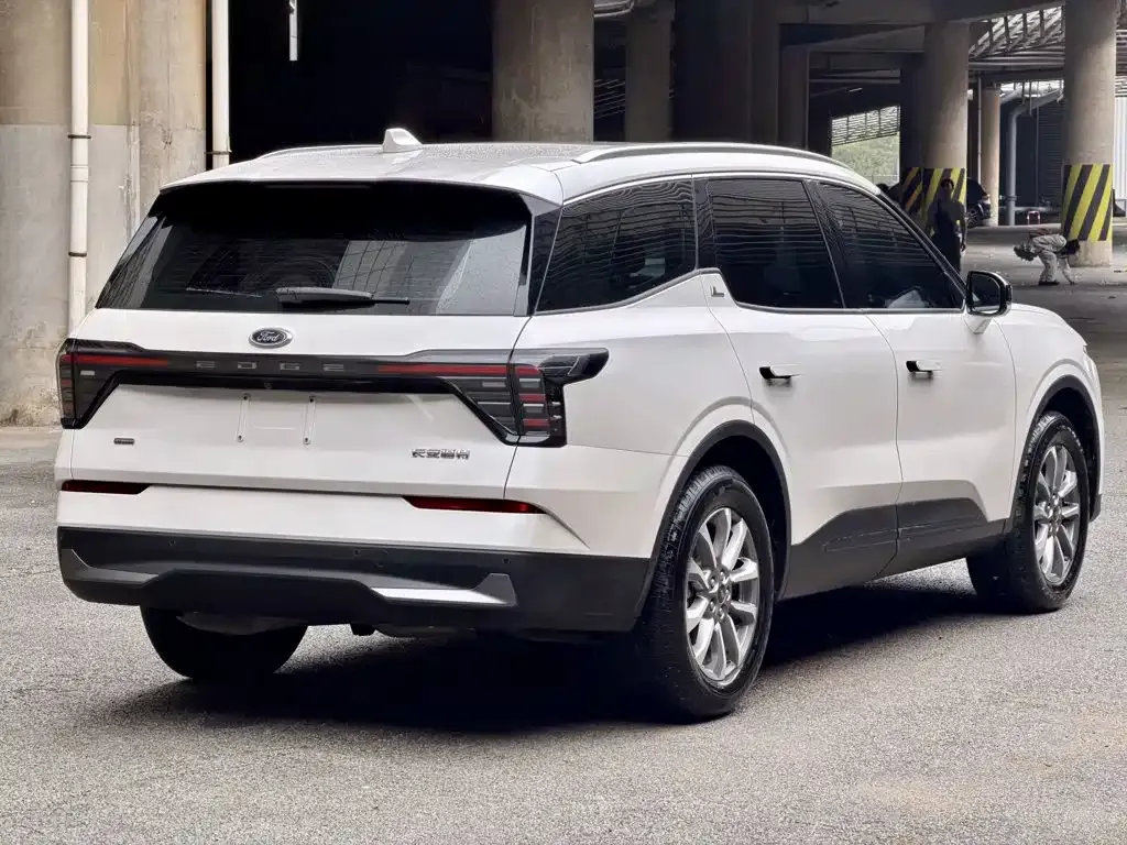 Ford Edge — фото 4