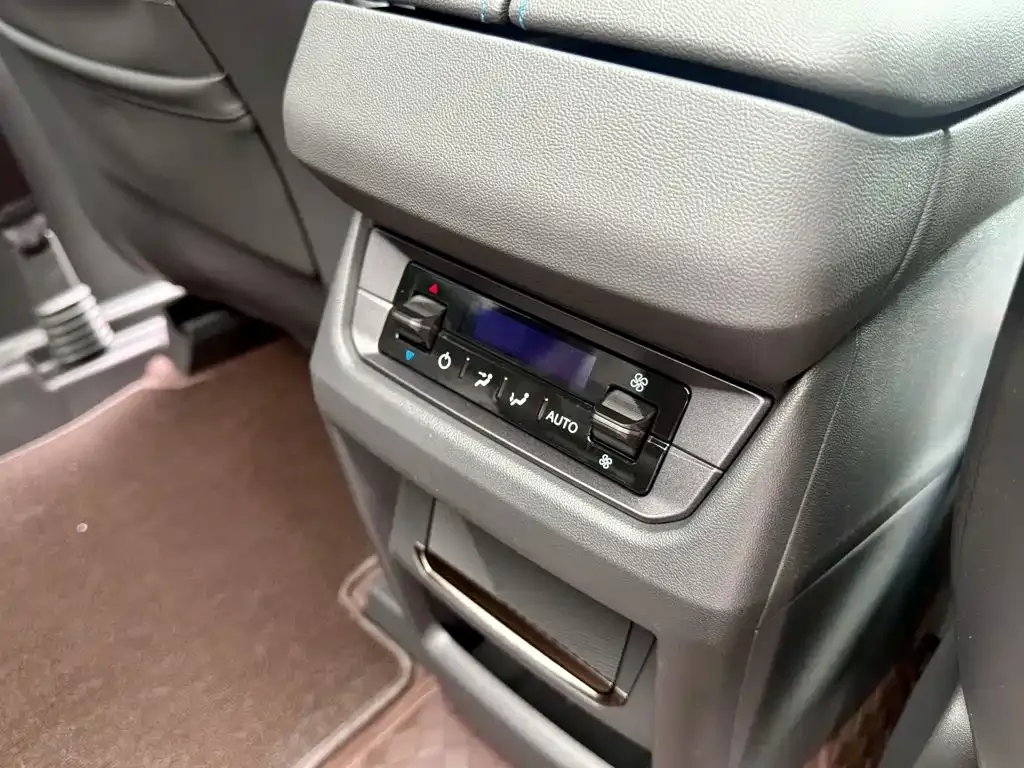 Ford Edge — фото 10