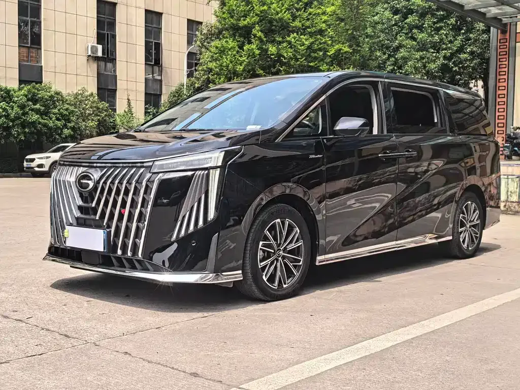 GAC Motor Trumpchi M8 — фото 1