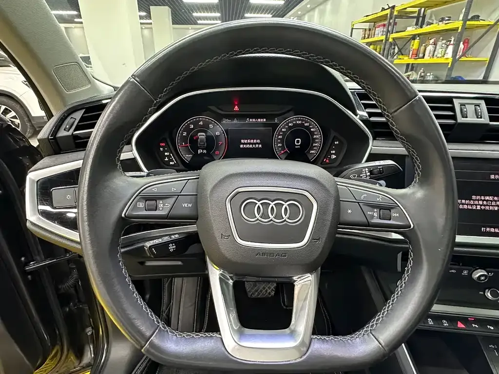 Audi Q3 — фото 10