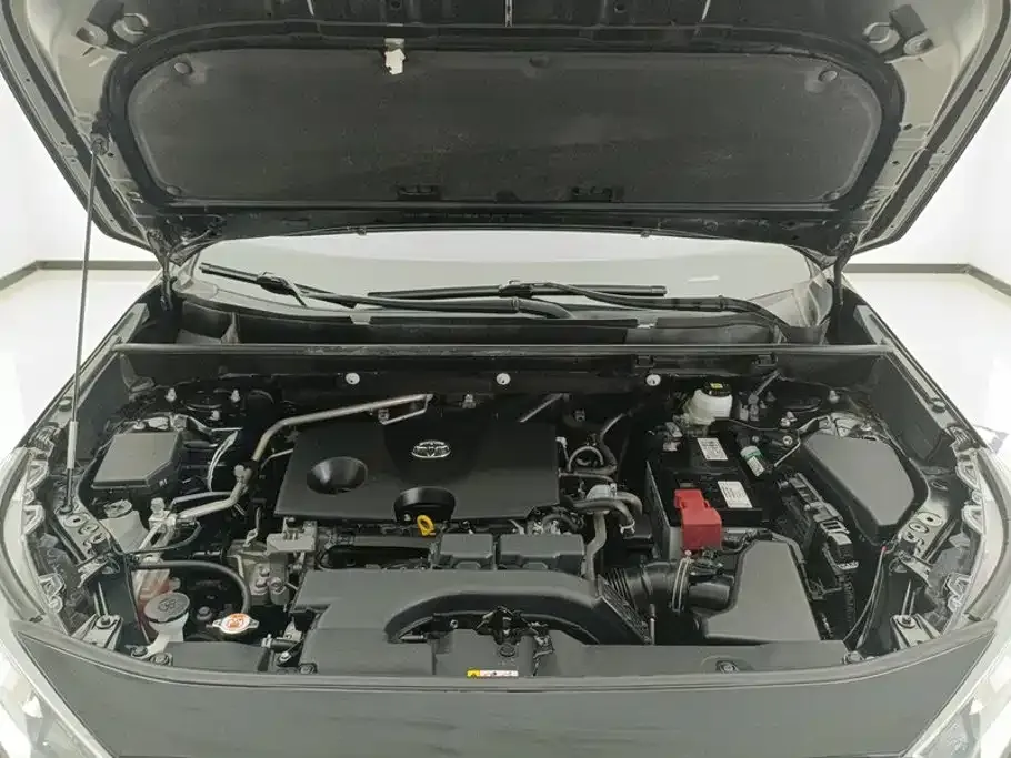 Toyota RAV4 — фото 9