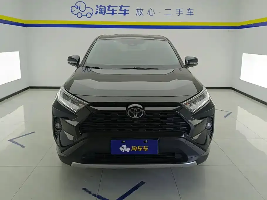 Toyota RAV4 — фото 2